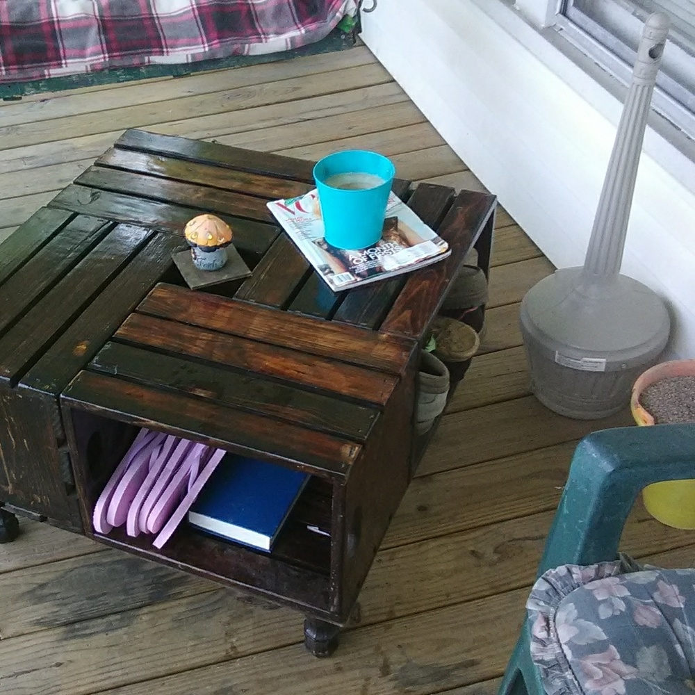 PRIMITIVE HAND CRAFTED WINE CRATE TABLE
